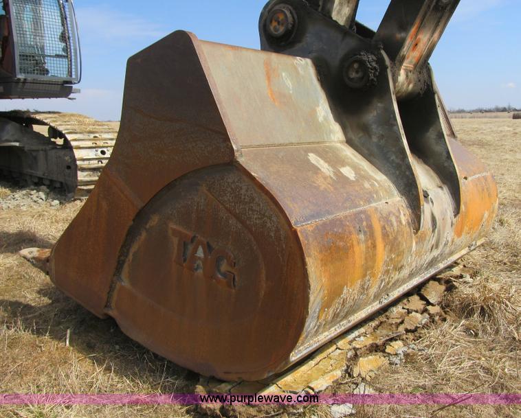 image for item F8987 TAG excavator bucket