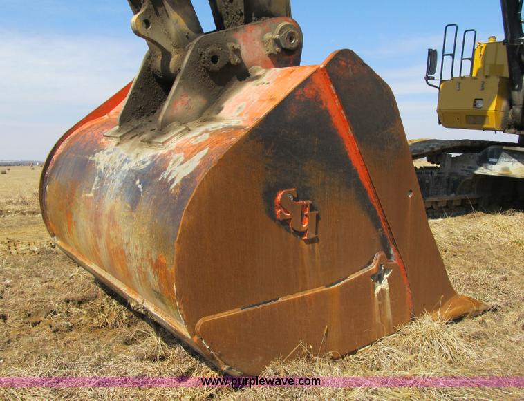 image for item F8988 SUI heavy duty excavator bucket