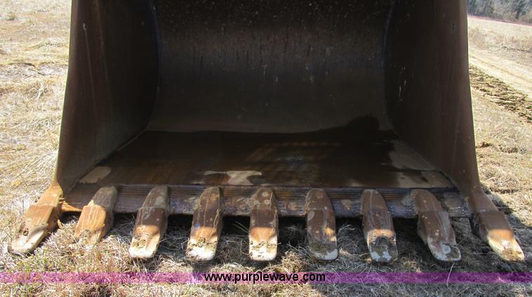 image for item F8988 SUI heavy duty excavator bucket