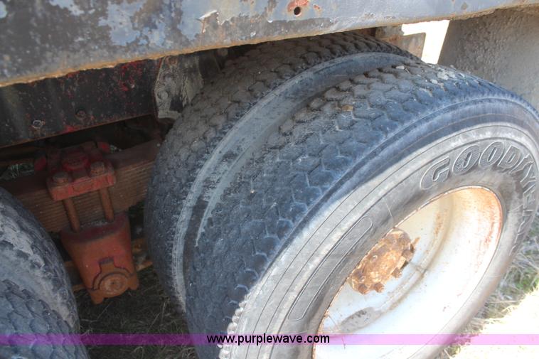 image for item K6757 1980 Peterbilt 359 dump truck