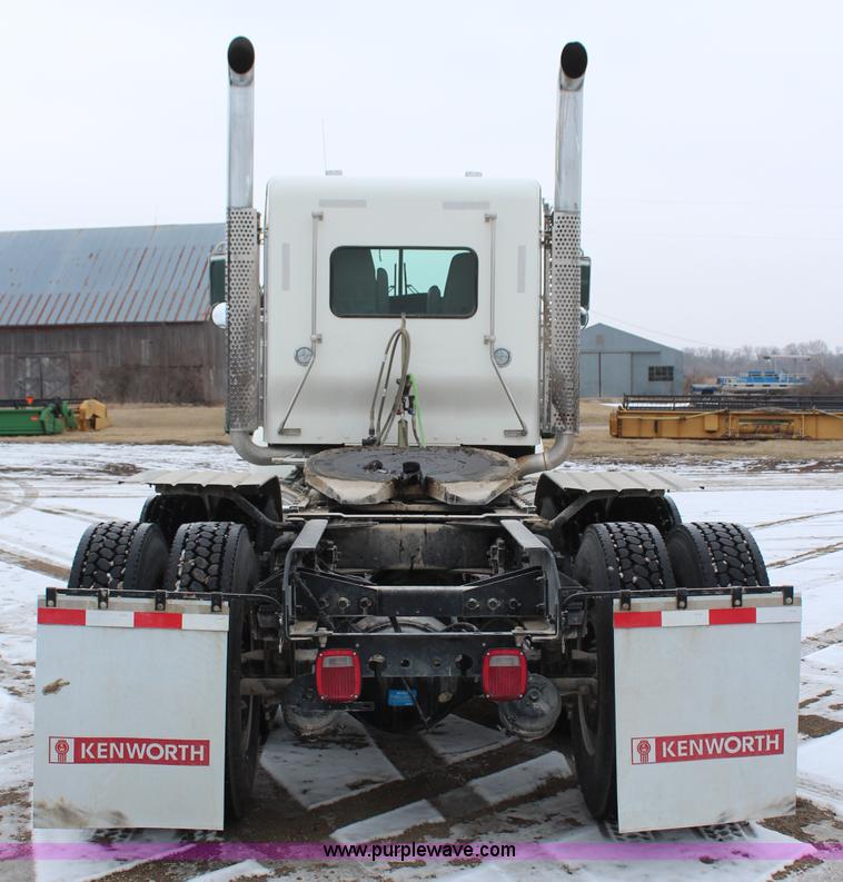 image for item K7027 2010 Kenworth W900 semi truck