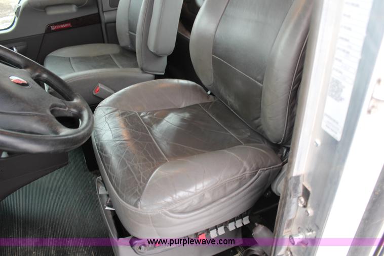 image for item K7027 2010 Kenworth W900 semi truck