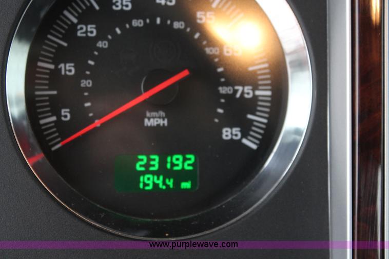 image for item K7027 2010 Kenworth W900 semi truck