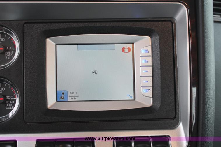 image for item K7027 2010 Kenworth W900 semi truck