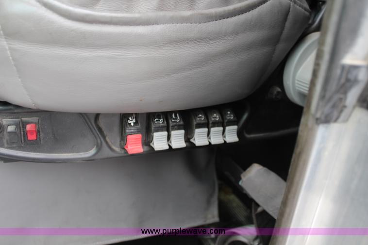 image for item K7027 2010 Kenworth W900 semi truck