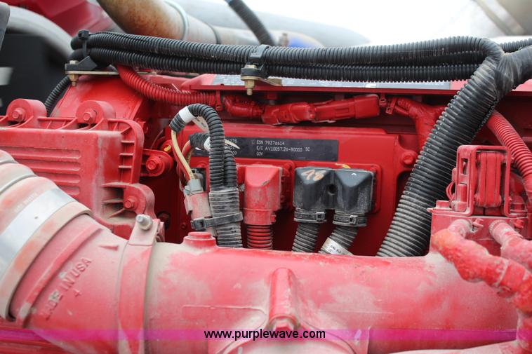 image for item K7027 2010 Kenworth W900 semi truck