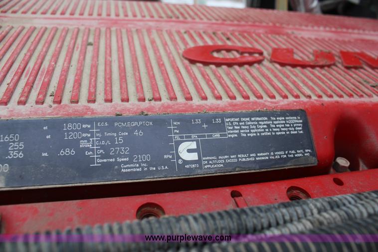 image for item K7027 2010 Kenworth W900 semi truck