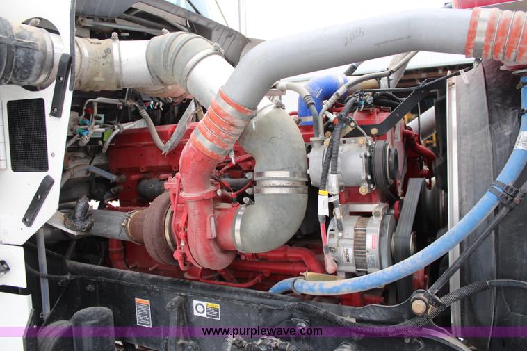 image for item K7027 2010 Kenworth W900 semi truck