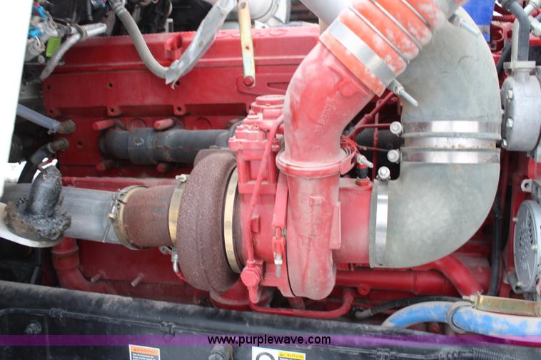 image for item K7027 2010 Kenworth W900 semi truck