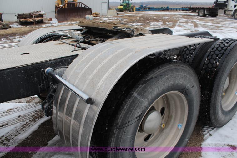 image for item K7027 2010 Kenworth W900 semi truck