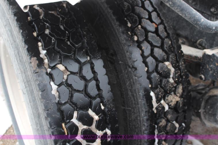 image for item K7027 2010 Kenworth W900 semi truck