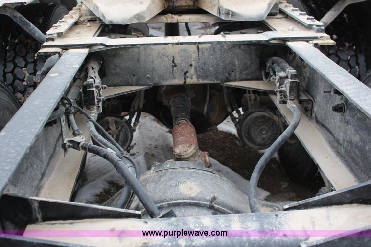 image for item K7027 2010 Kenworth W900 semi truck