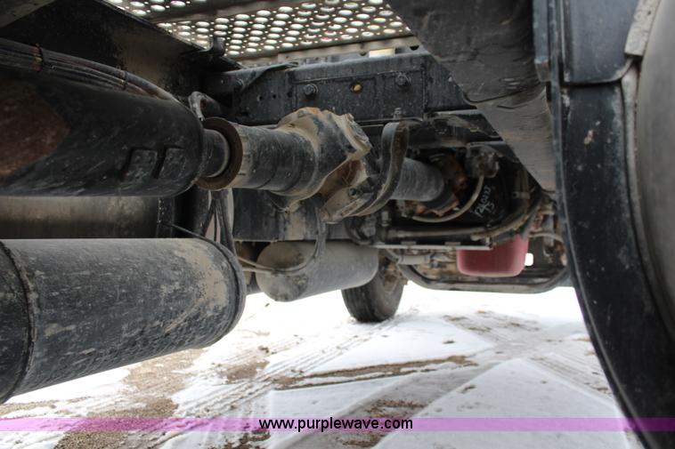 image for item K7027 2010 Kenworth W900 semi truck