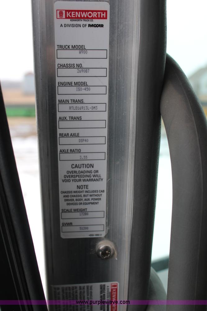 image for item K7027 2010 Kenworth W900 semi truck