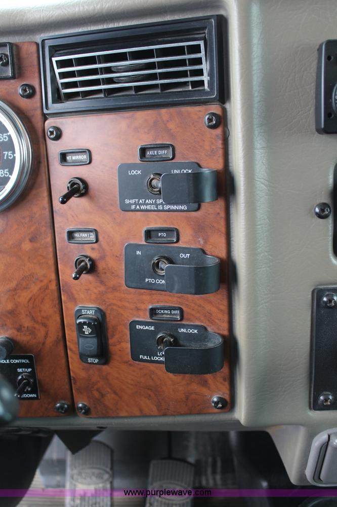 image for item K7028 2008 Peterbilt 340 dump truck