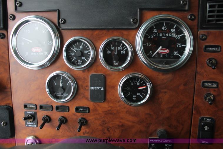 image for item K7028 2008 Peterbilt 340 dump truck