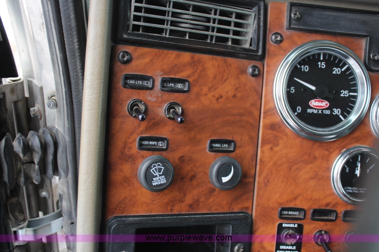 image for item K7028 2008 Peterbilt 340 dump truck