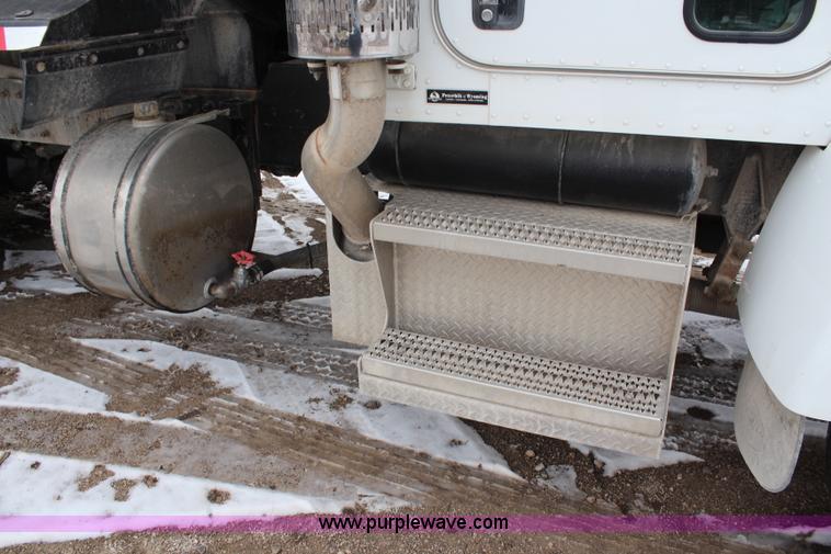 image for item K7028 2008 Peterbilt 340 dump truck