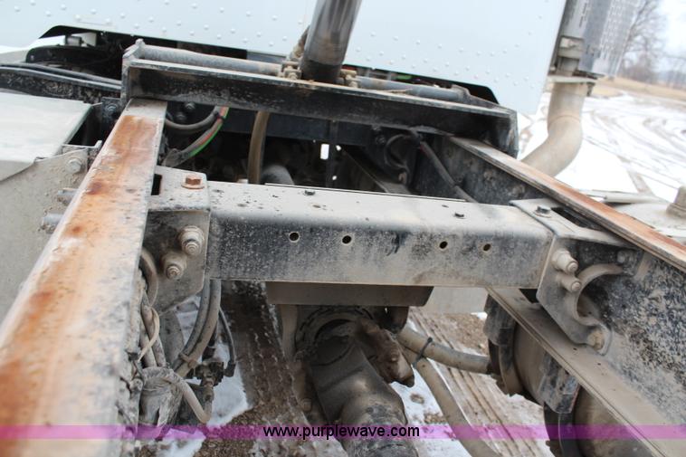 image for item K7028 2008 Peterbilt 340 dump truck
