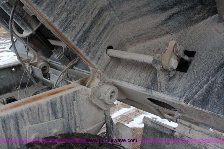 image for item K7028 2008 Peterbilt 340 dump truck