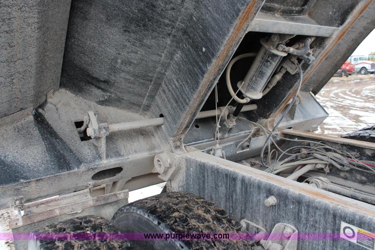 image for item K7028 2008 Peterbilt 340 dump truck