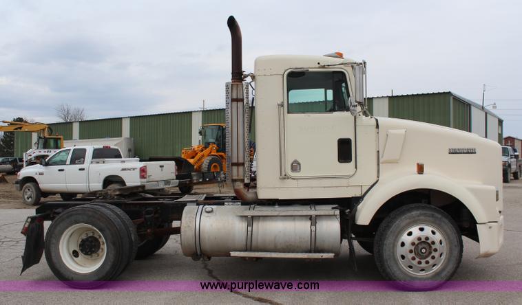 image for item K7097 1995 Kenworth T800 semi truck