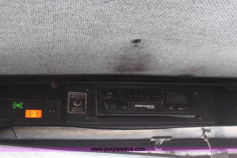 image for item K7097 1995 Kenworth T800 semi truck