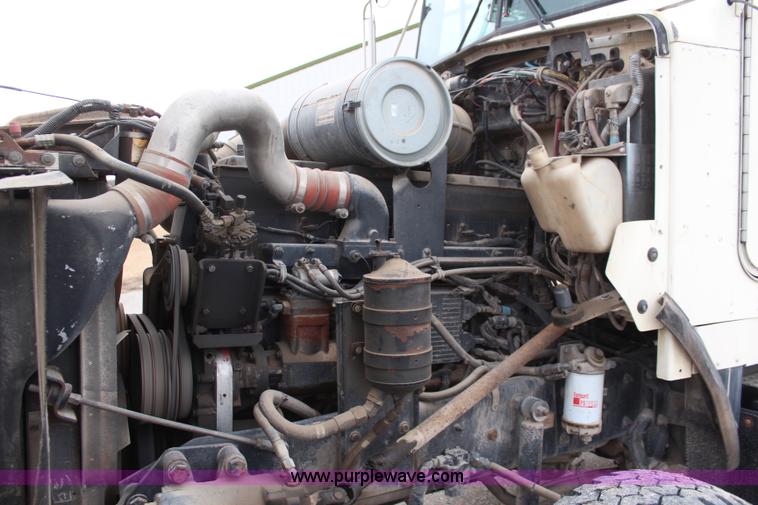 image for item K7097 1995 Kenworth T800 semi truck