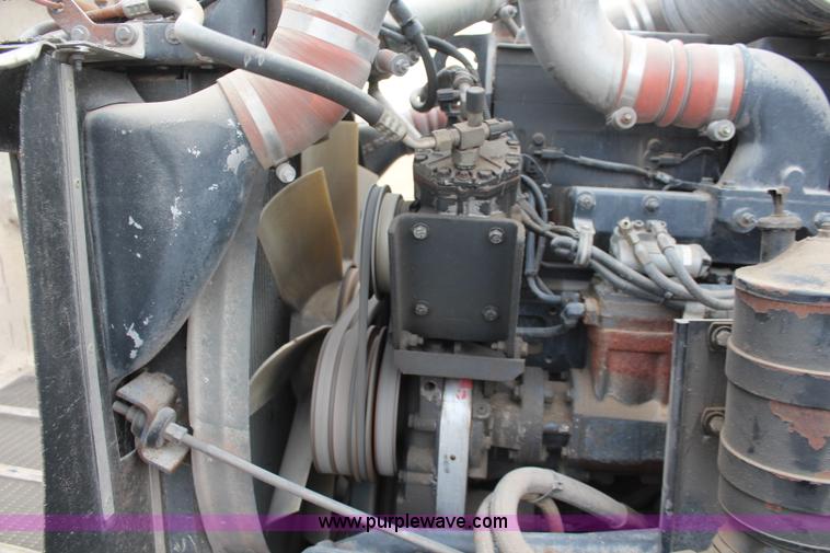 image for item K7097 1995 Kenworth T800 semi truck