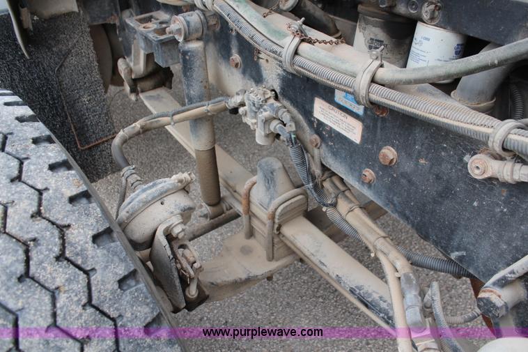 image for item K7097 1995 Kenworth T800 semi truck