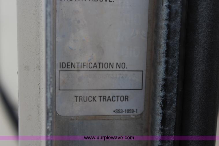 image for item K7097 1995 Kenworth T800 semi truck