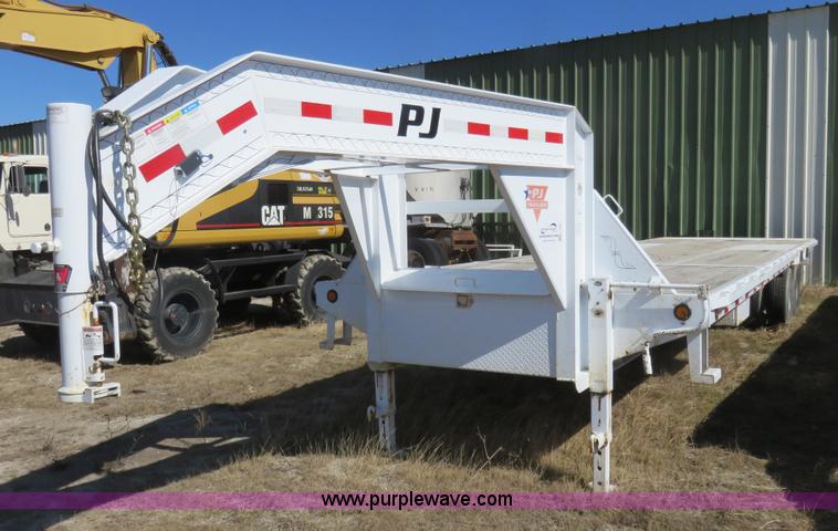 image for item K7098 2010 PJ gooseneck tilt deck trailer