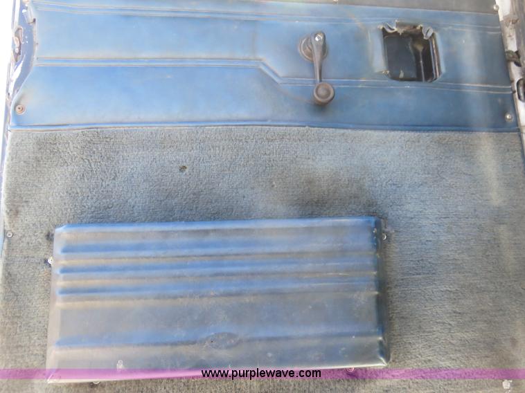 image for item K7099 1988 Peterbilt 377 semi truck