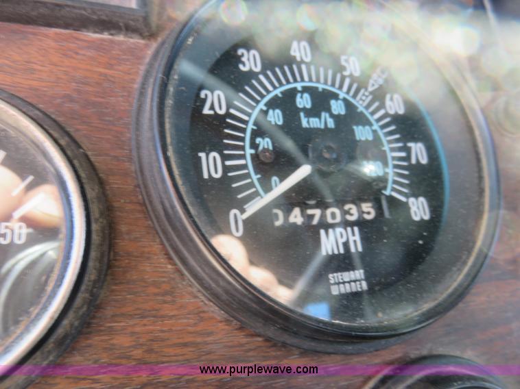 image for item K7099 1988 Peterbilt 377 semi truck