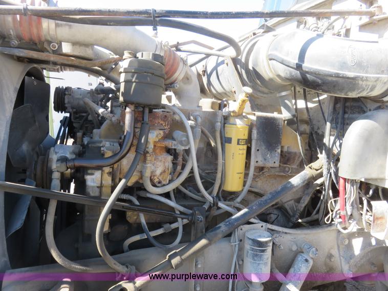 image for item K7099 1988 Peterbilt 377 semi truck