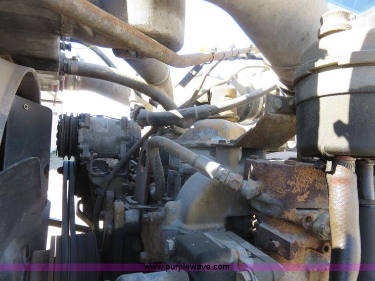 image for item K7099 1988 Peterbilt 377 semi truck