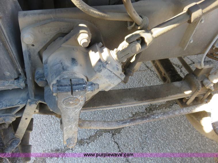 image for item K7099 1988 Peterbilt 377 semi truck