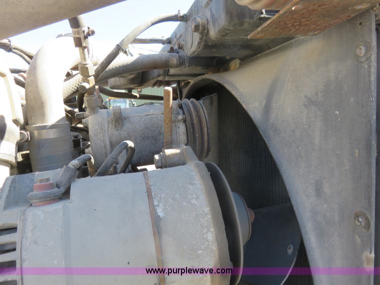 image for item K7099 1988 Peterbilt 377 semi truck