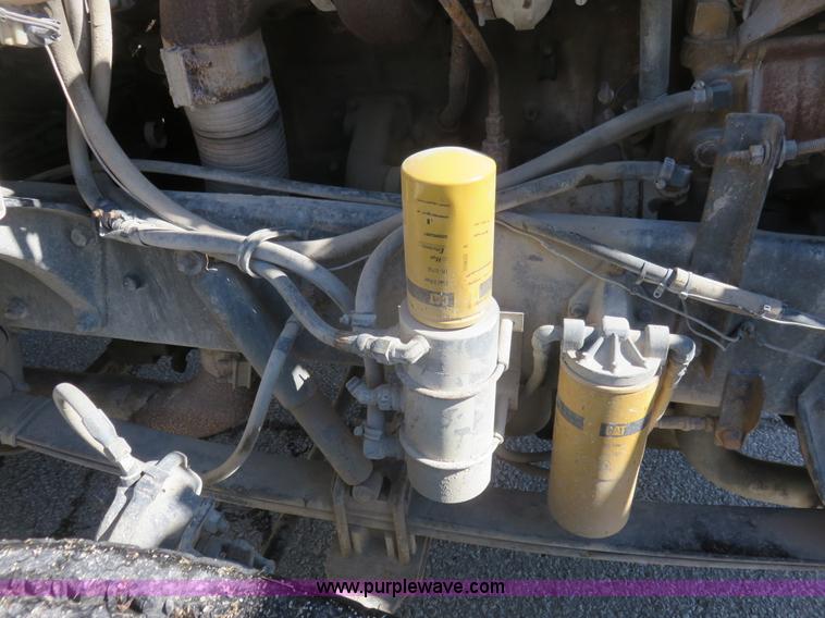 image for item K7099 1988 Peterbilt 377 semi truck