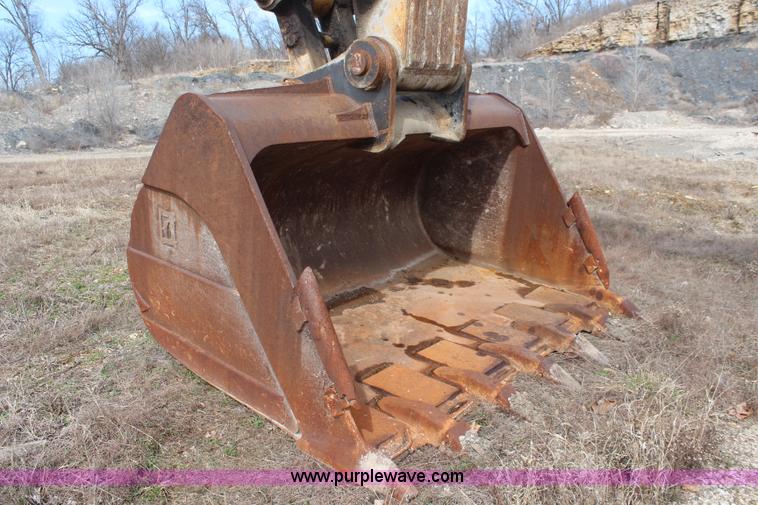 image for item K7100 1993 Caterpillar 375 excavator