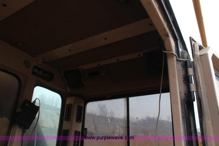 image for item K7100 1993 Caterpillar 375 excavator