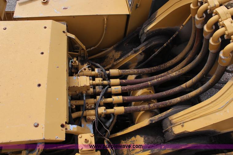 image for item K7100 1993 Caterpillar 375 excavator