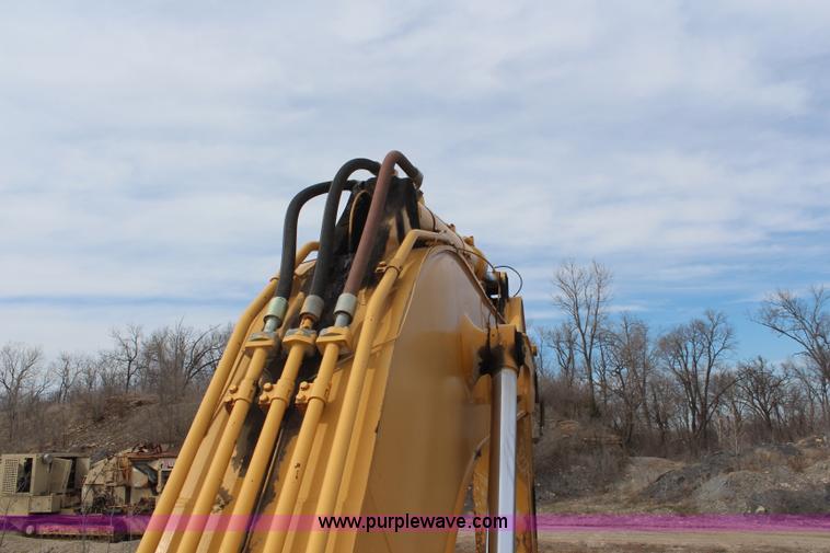 image for item K7100 1993 Caterpillar 375 excavator