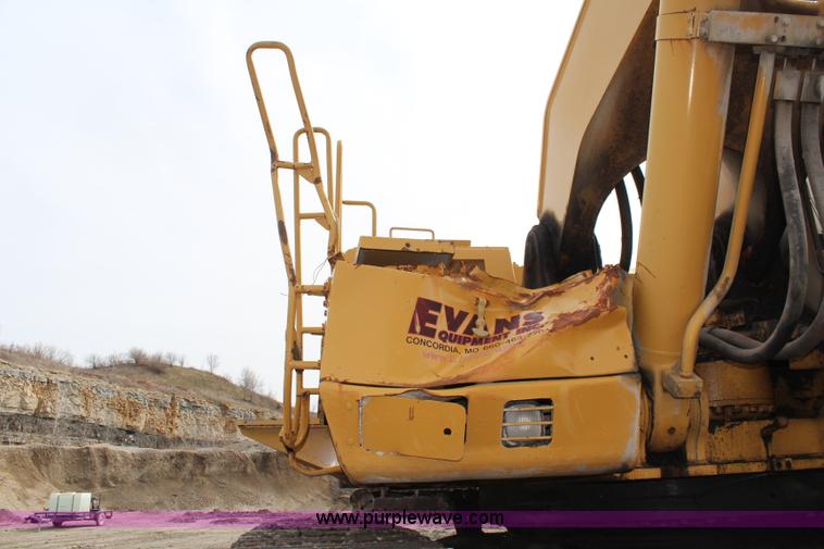 image for item K7100 1993 Caterpillar 375 excavator