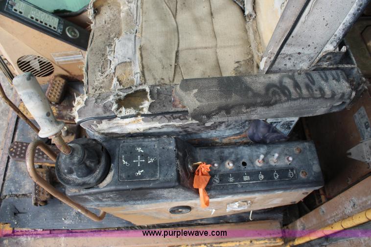 image for item K7101 1984 Caterpillar 245 excavator