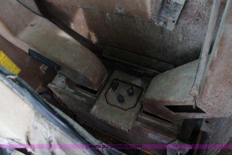 image for item K7101 1984 Caterpillar 245 excavator