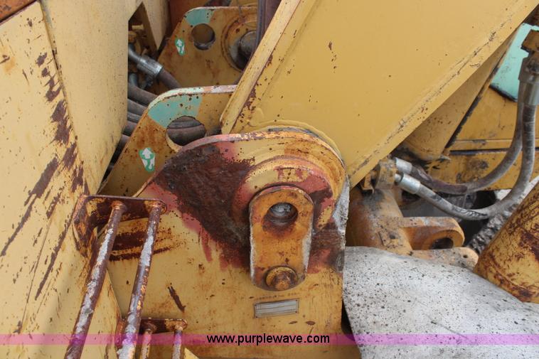 image for item K7101 1984 Caterpillar 245 excavator