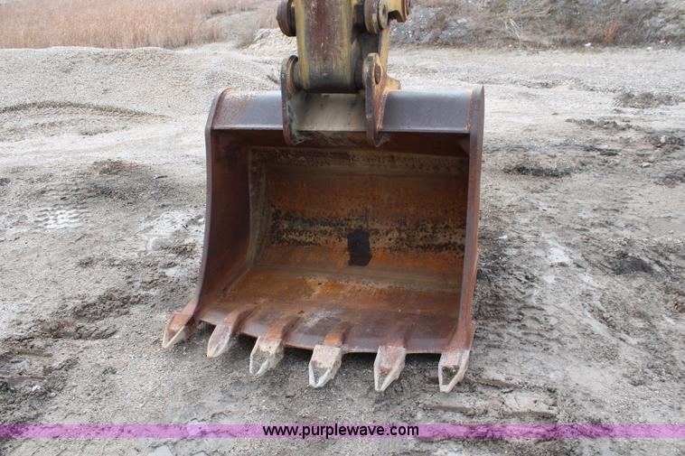 image for item K7101 1984 Caterpillar 245 excavator