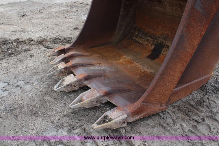 image for item K7101 1984 Caterpillar 245 excavator