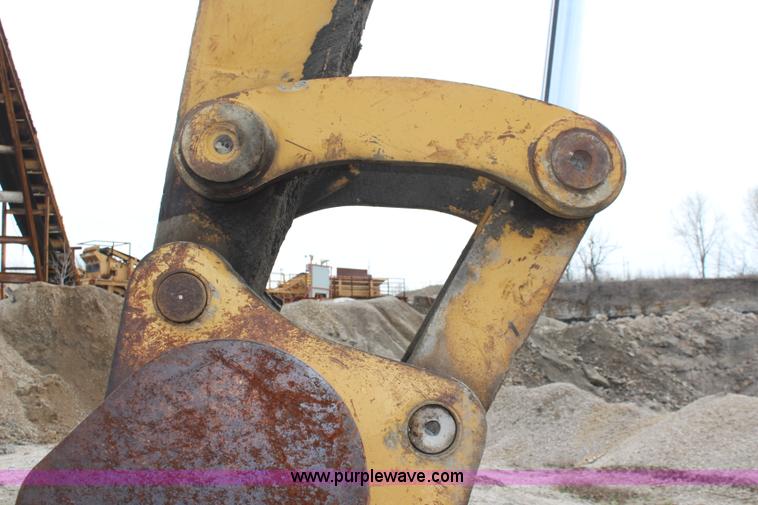 image for item K7101 1984 Caterpillar 245 excavator